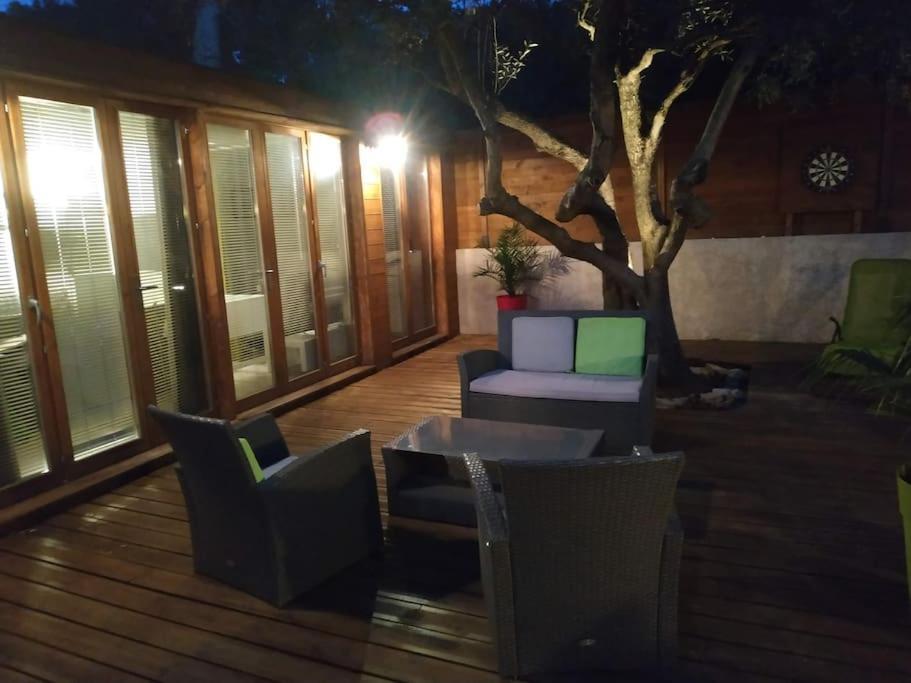 Studio Jacuzzi Prive A 8 Min A Pied De La Plage Apartment La Ciotat Ngoại thất bức ảnh