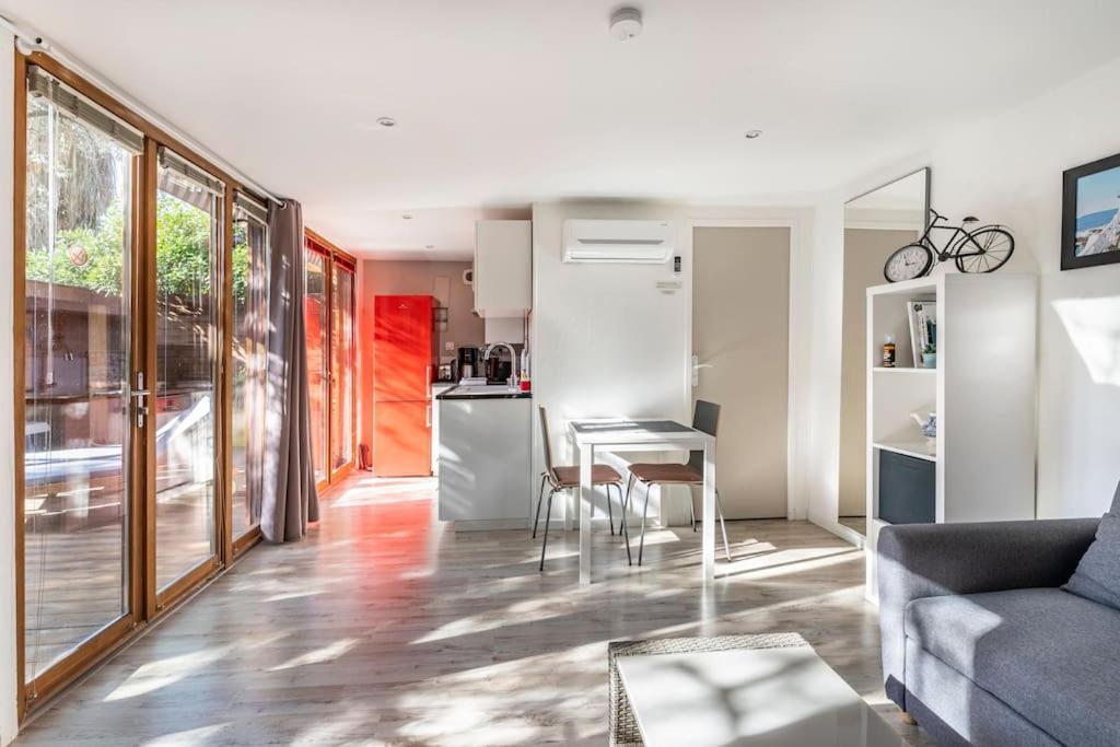 Studio Jacuzzi Prive A 8 Min A Pied De La Plage Apartment La Ciotat Ngoại thất bức ảnh