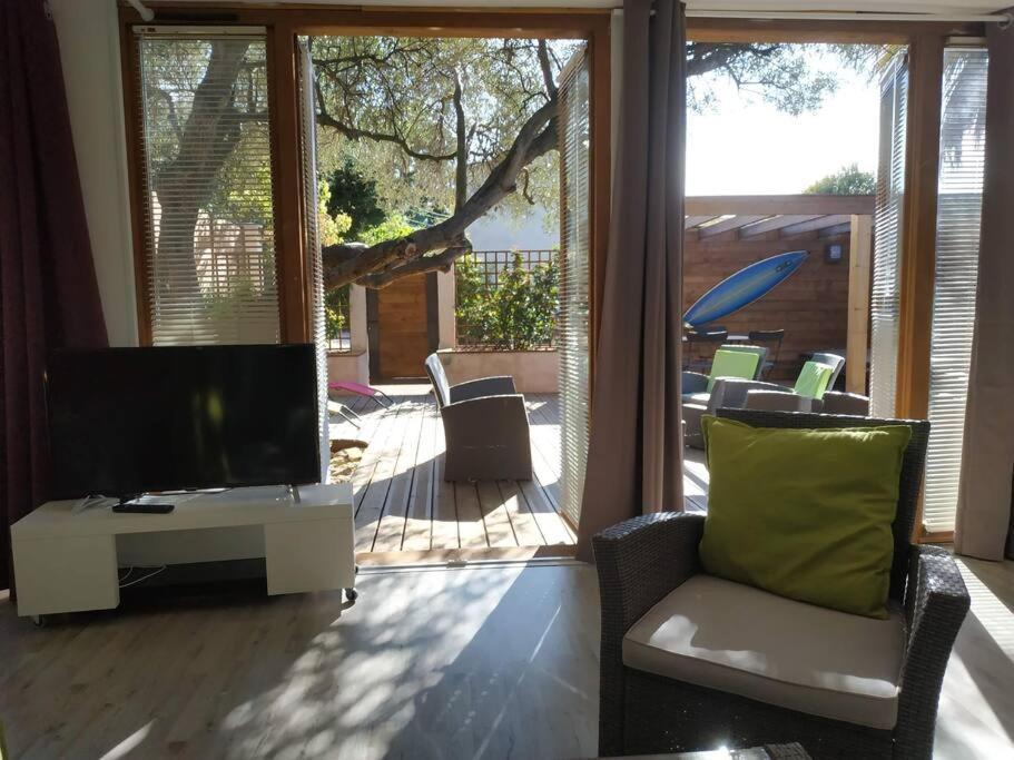 Studio Jacuzzi Prive A 8 Min A Pied De La Plage Apartment La Ciotat Ngoại thất bức ảnh