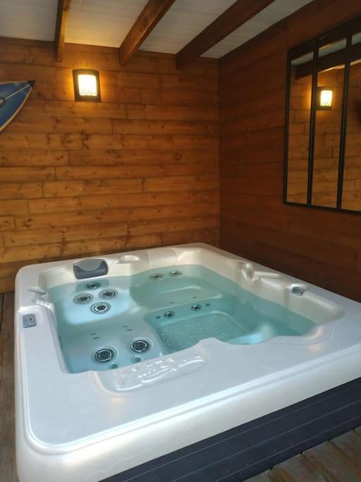 Studio Jacuzzi Prive A 8 Min A Pied De La Plage Apartment La Ciotat Ngoại thất bức ảnh