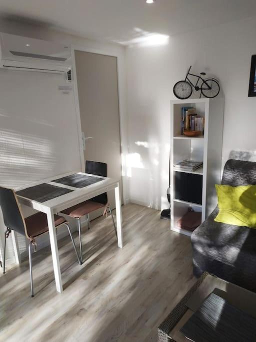 Studio Jacuzzi Prive A 8 Min A Pied De La Plage Apartment La Ciotat Ngoại thất bức ảnh