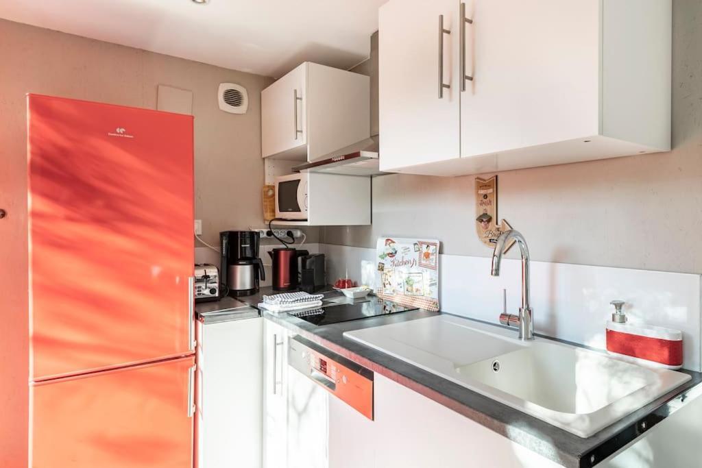 Studio Jacuzzi Prive A 8 Min A Pied De La Plage Apartment La Ciotat Ngoại thất bức ảnh