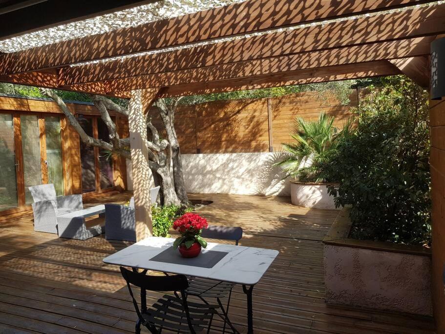 Studio Jacuzzi Prive A 8 Min A Pied De La Plage Apartment La Ciotat Ngoại thất bức ảnh